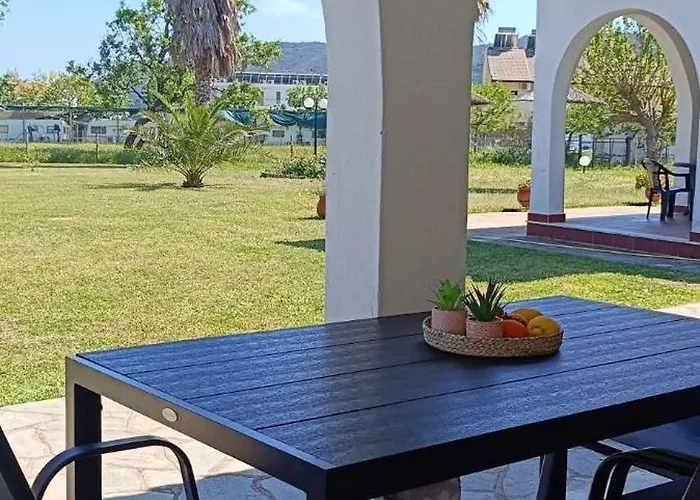 Eden's Garden Case de vacanță *